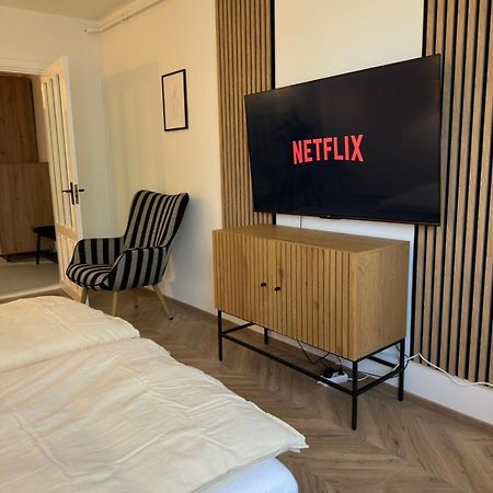 One Room Apartment- Self Check-In 24H レシツァ エクステリア 写真
