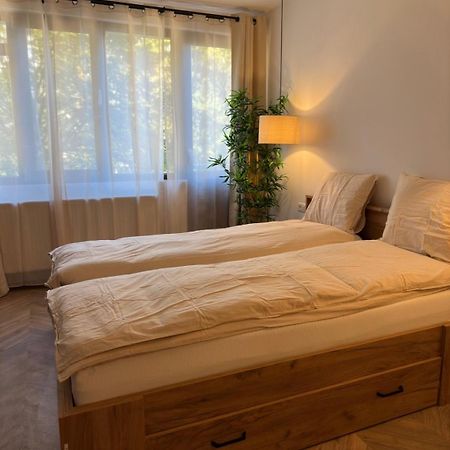 One Room Apartment- Self Check-In 24H レシツァ エクステリア 写真