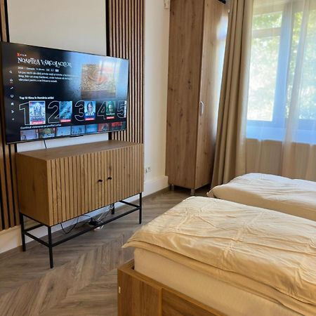 One Room Apartment- Self Check-In 24H レシツァ エクステリア 写真