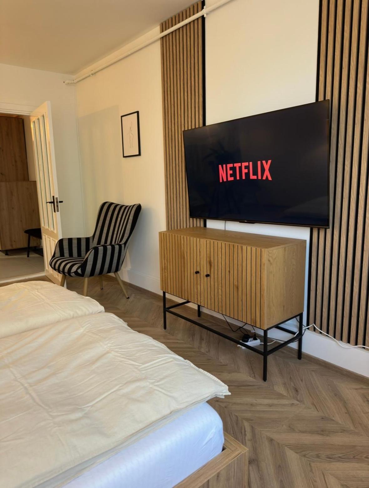 One Room Apartment- Self Check-In 24H レシツァ エクステリア 写真